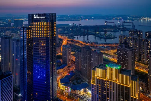 Madison Hotel Dalian Harbor Square, Donggang Business District