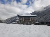 藏蓮山舍曲珍民宿 蓮花海附近的飯店