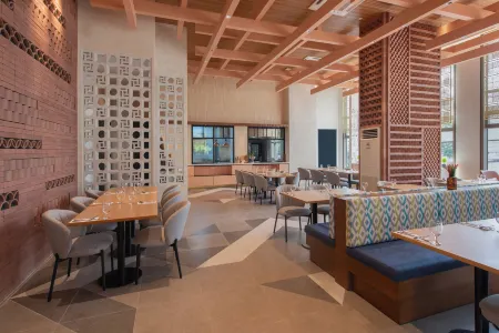 Citadines Roces Quezon City Отели рядом с достопримечательностью «The Immaculate Conception Cathedral of Cubao»