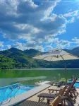 Desir Lakeside B&B