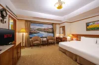 A25 Luxury Hotel Hotels near University of Technology and Management
