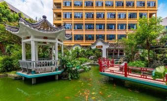 Pinxuan Hotel (Zhaoqing Railway Station)