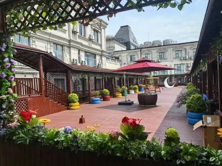 Jinsanyuan Garden Hotel (Hongzhou Night Market, Malu Packaging City, Jiading, Shanghai) Отели рядом с достопримечательностью «Guyinxingshu Park»