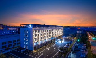 Days Inn by Wyndham Kunming Chenggong