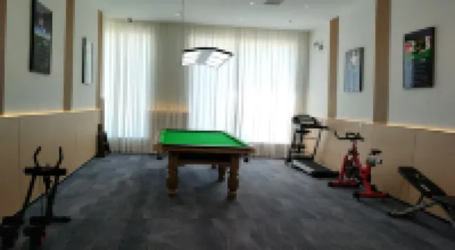 Yuzu Light Luxury Hotel (Zhengzhou Xinzheng International Airport Branch)