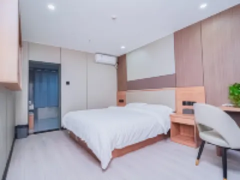 LIGHT HOTEL Hotels near Ga Nankou