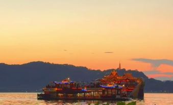 West Lake Crystal Hotel