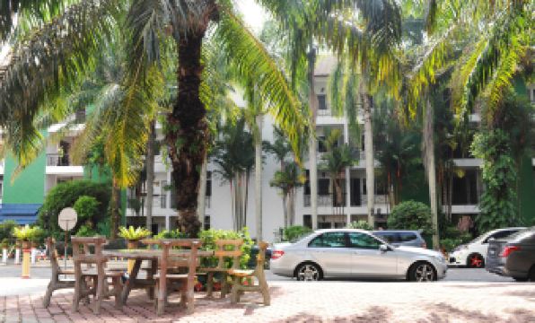 Super OYO 1236 Hotel Green Park - Housity