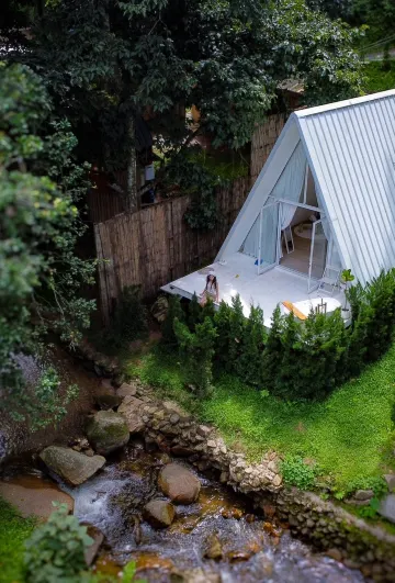 ที่พักแบบกรอบ A สีขาว