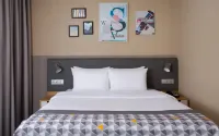 Holiday Inn Perm (Холидей Инн Пермь) Отели рядом с достопримечательностью «Речной Вокзал»