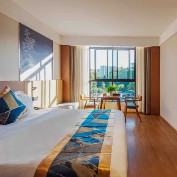 Huaying Hotel