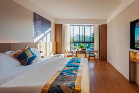 Huaying Hotel Отели рядом с достопримечательностью «Tiancheng Qixia Scenic Spot»