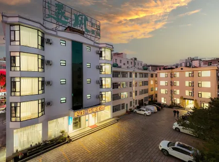 Zhufeng Park Xin Inn (Dali High-speed Railway Station)