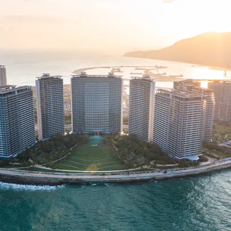Yajing Haiju Surfing Seaview Design Hotel (Wanning Sunac Riyuewan Branch)