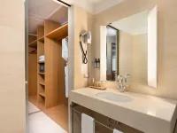 Precise House Mantegna Roma Hotels near Testaccio