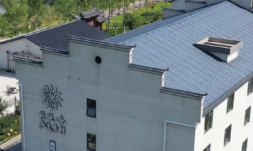 Floral Hotel·Luyixiang Village hotel (Jiujiang Lushan Beihai Resort Area)