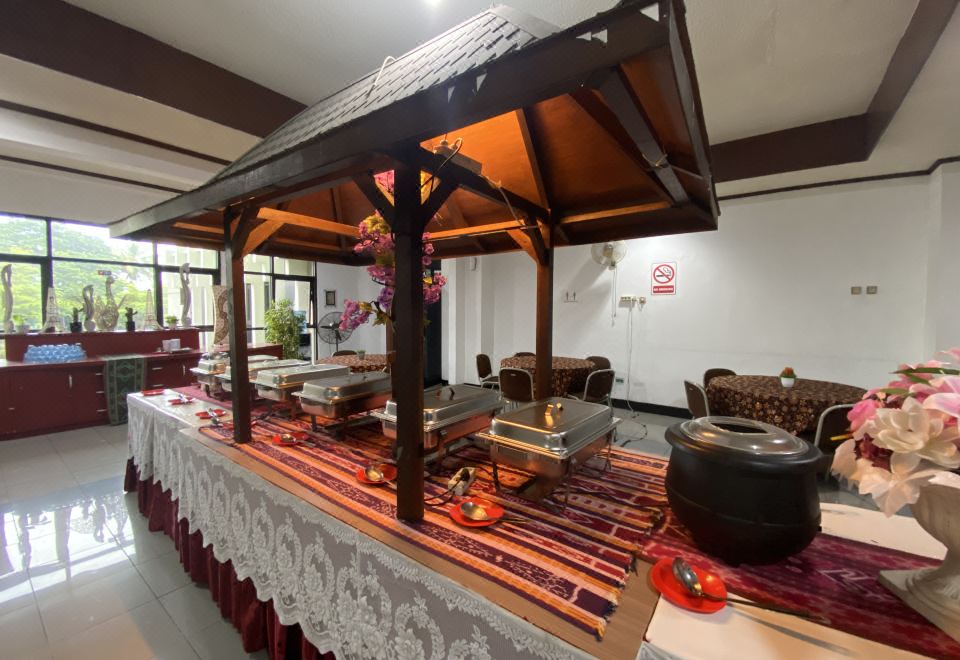 구나왕사 만야 호텔 수라바야