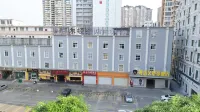 Bolton Hotel Hotels near Guangxi Economic and Trade Vocational Institute - The First Teaching Building