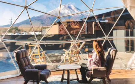 Panoramic Mt. Fuji Views from All Rooms – Vision Glamping Resort & Spa Yamanakako Отели рядом с достопримечательностью «Panoramic Viewing Platform»