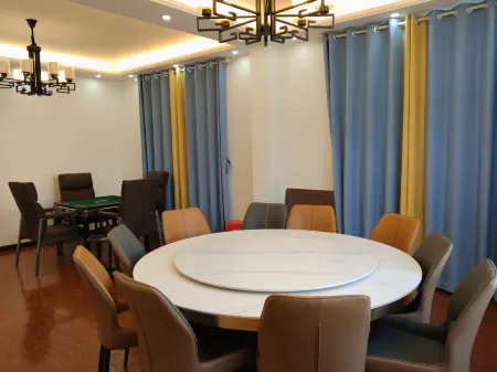 Yuanqi · Mochou Lake Lodge Отели рядом с достопримечательностью «Xianling Mausoleum»