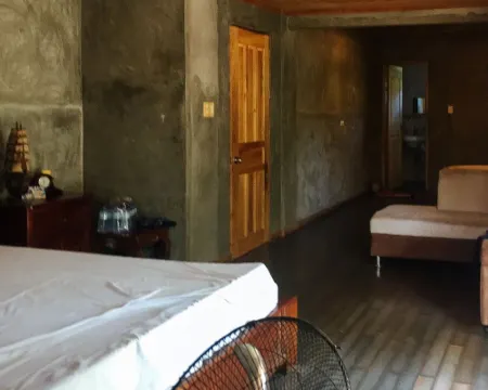 RedDoorz Hostel @ Madrias Pension House Isabela Hotels in Isabela