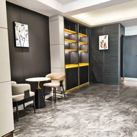 Z Ruipin Mercure Hotel (Suide Shihun Square) Отели в г. Суйдэ