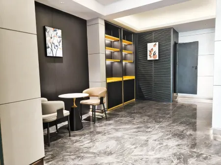 Z Ruipin Mercure Hotel (Suide Shihun Square) Отели в г. Суйдэ