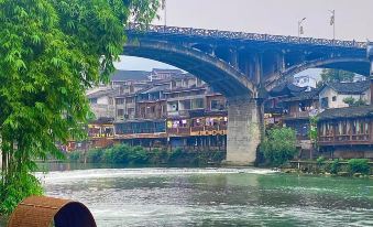 Longqi, Phoenix, waterfront, high end B & B