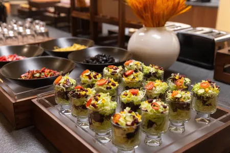 Atour Hotel Shanghai Hongqiao Shuicheng Road Отели рядом с достопримечательностью «Shanghai University of Engineering Science Gymnasium»