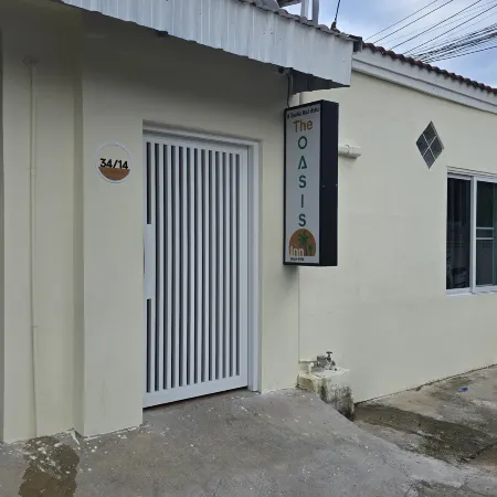 The Oasis Inn Отели рядом с достопримечательностью «Вана Нава Водная джунгля Хуа Хин»