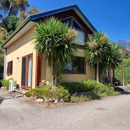 Eastern Reef Cottages