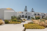 Parilio, a Member of Design Hotels, Paros Hotel dekat Entropy Bar
