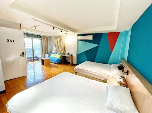 Breeze & Waves A Seaside Inn