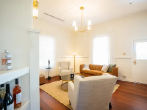 Ampersand Estates Luxury Cottage Nestled in National Forest Hotels in Pemberton