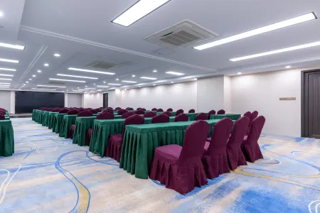 Dashun Hotel (Jinan Changqing University Road Branch) Отели рядом с достопримечательностью «Shandong Labour Vocational and Technology College (2nd Ring Road East)»