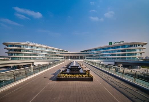 5. 크라운 플라자 ..