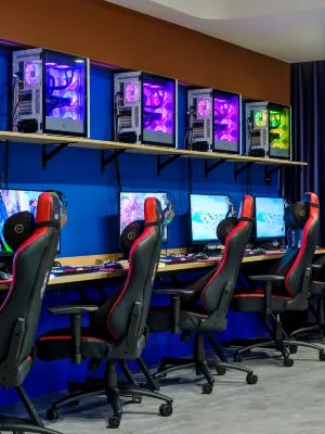Yihai Business Esports Hotel (Zhongshan Square Branch, Dalian Railway Station)