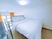 南昌沐風·loft民宿（紅谷灘珠江路地鐵站店） - 停車場