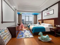 Ramada Hotel Zhangjiajie (Tianmen Mountain Cable Car Station) Hotels in Zhangjiajie