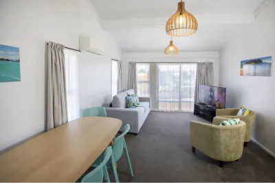 Tahuna Beach Holiday Park Hotels in 