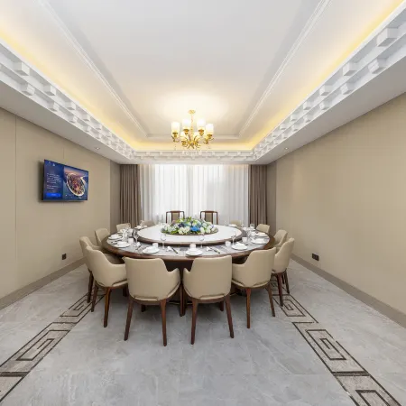 Vienna International Hotel (Yushu Museum)
