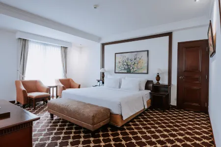 Arion Suites Hotel Отели рядом с достопримечательностью «Ereveld Pandu Dutch Cemetery»