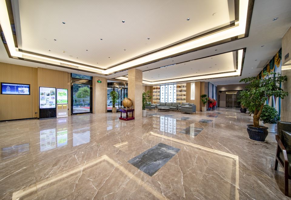 2. 시뷰 온천 홀리..