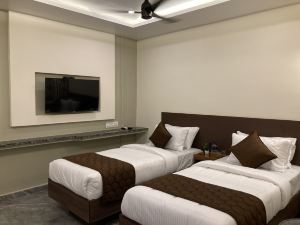 Murali Krishna Apart Hotel