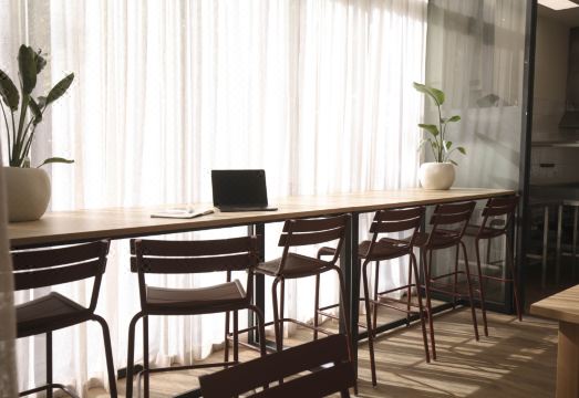 2. 캔버라 시티 Y..