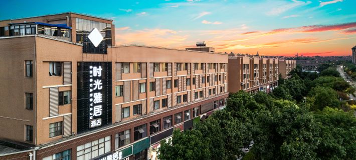 Maitreya Time Elegant Restaurant Hotels in Mile City