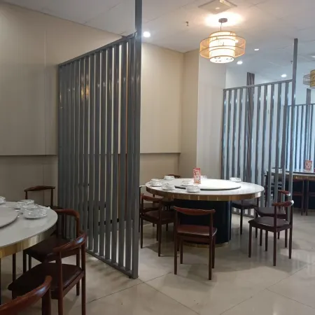 Xiaotaiyang Grand Hotel (Guangxi University Nanning Railway Station)