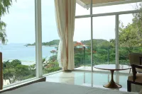 Ta Yai Beach Resort - Parvekkeita
