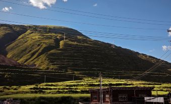 Luhuo Bulacon Hotel