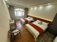 Manzhouli Guoshun Hotel (Pedestrian Street) Hotels in Donghu District